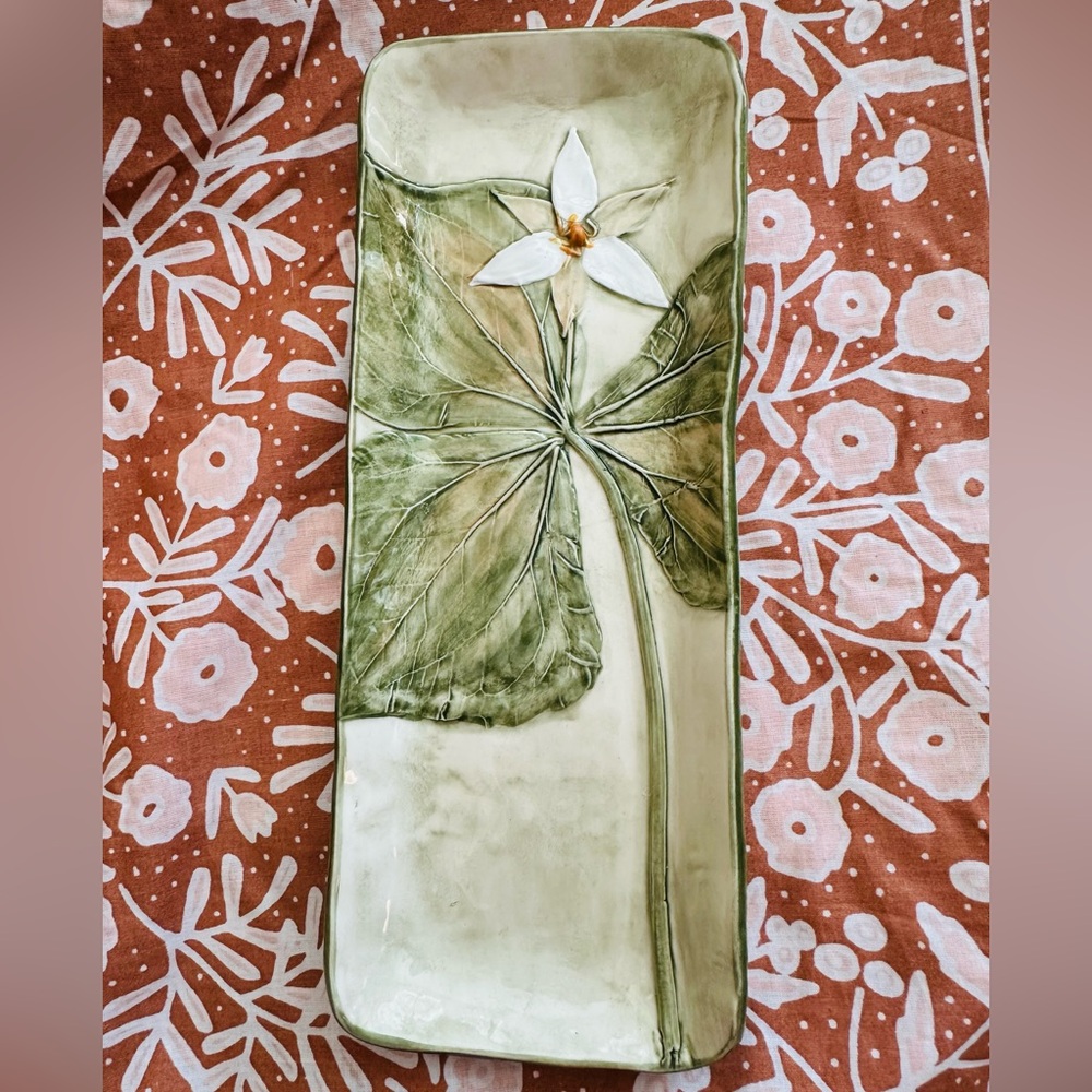 New Green Floral Ceramic Tray Trillium Wildflower
3 available